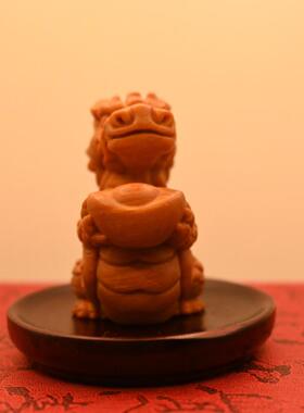 崖柏木雕无漆无蜡吉祥龙抱元宝招财摆件龙年生肖木质小摆件装饰品