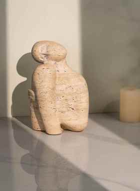 现创抽象人物雕塑摆件意梦样代板间书房软装品装（A141)饰家居饰