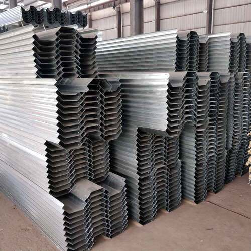 直销新款热镀锌大棚水槽连栋温室天沟托架落水斗拱管压板配件排水 - 图2