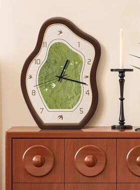 绿色风景摆座钟表客厅实用中古高级感创意静音摆放桌面时钟摆台式