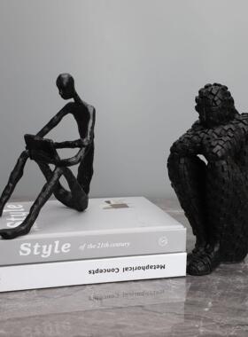 现简约黑色代物读者样板房居玄关书房人创意1030雕塑客厅饰品摆家