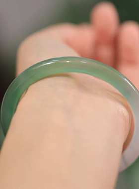 小圆条玉髓烟雨江南半山半水手镯