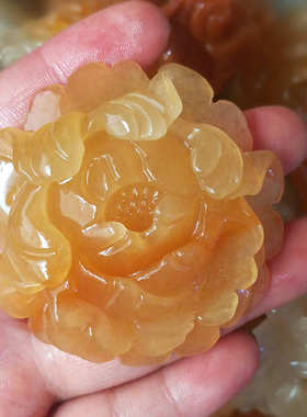 批发精雕黄龙玉 柿子黄 花开富贵吊坠金黄玉 时尚牡丹花吊坠