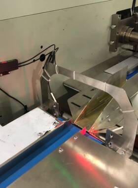 全自动枕式包装机电视空调遥控器套袋机五金配件包装机厂家直供