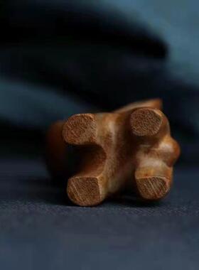 新款直销绿檀小鹿摆件 可爱动物迷你黑檀木质手把件 一鹿有你桌面