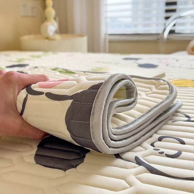 Summer ice silk latex cool mat three-piece set washable student dormitory cool mattress bed single person air conditioning soft mat
