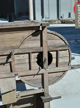 采购产品民间旧物件，旧式风车，旧式农具，大米剥皮机，旧式农具