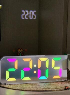新款简约大字体投影床头数字电子钟夜光RGB幻彩创意七彩投影闹钟
