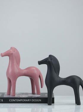 现代简约树脂摆件动物马样板间书房客厅卧室米兰时尚家居软装饰品