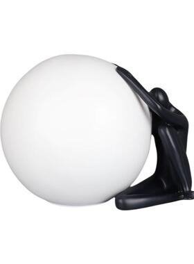 简球约创抽人物艺术抱人意摆10054件样板房酒店家居玄关客厅象现