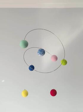 原创撞色设计现代极简星球风格动态平衡吊饰diy空中吊饰幼儿园