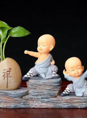 办公桌创意礼品家居摆件新款树脂工艺办公文化用品禅意小和尚套装