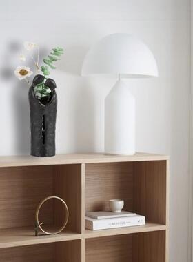 新款浪漫情侣树脂雕像爱情雕像树脂摆件黑色雕像家居桌面摆件