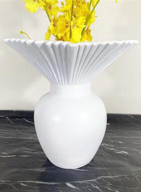 直销新款极简北欧陶瓷花瓶摆件客厅插花家居软装饰品创意样板间白