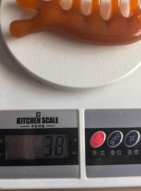 鼻挺刮器海豚头肩颈按摩梳，采用树脂材质，大五齿圆头设计，适用