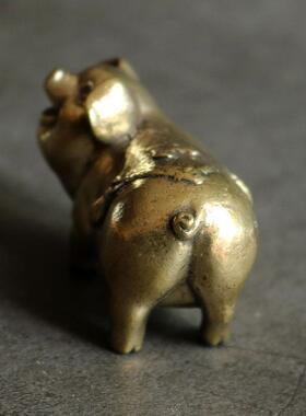 实心纯黄铜办公桌面生肖福猪小摆件古铜茶宠工艺礼品摆饰礼品手把