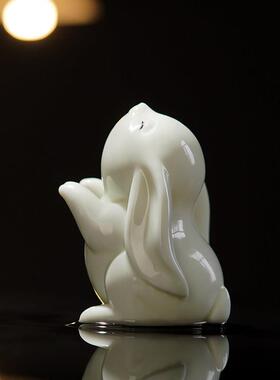 兔年吉祥物创意陶瓷可爱小兔兔子摆件家居客厅桌面装饰品茶宠