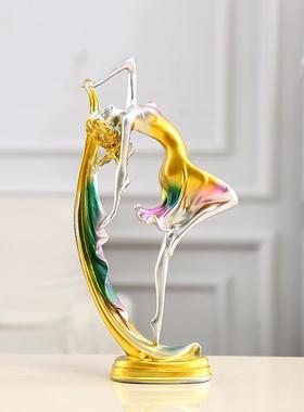 树脂工艺品结婚礼物纯手工创意家居欧式摆件客厅女郎工艺摆件