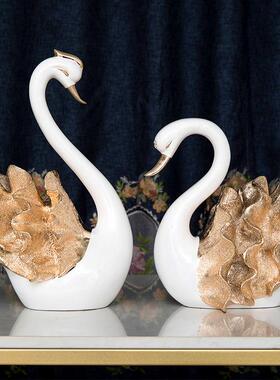 欧家式天鹅摆件一对居客电视柜酒厅柜装饰树品新房脂工艺品ST044A