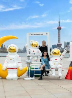 宇航员太空人雕塑模型航天科技馆售楼部商场景区网红打卡装饰摆件