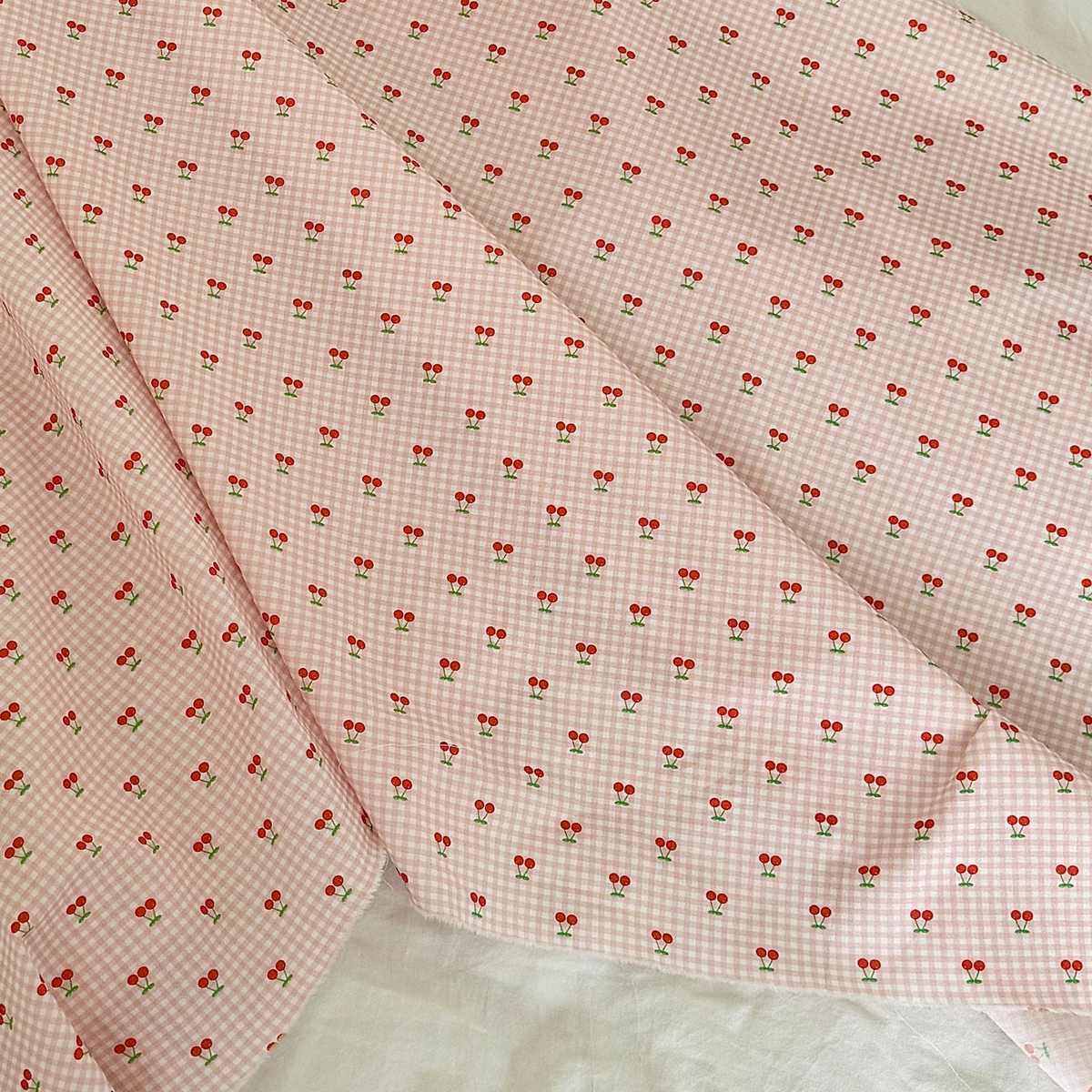 全棉平纹60支数码印花布料 格子樱桃花布手工diy箱包发饰童装面料,淘宝优惠券,粉丝福利购,淘宝优惠卷