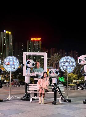 户外卡通熊猫玻璃纤维雕塑幼儿园装饰户外草坪园林景观商场美陈摆