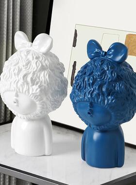 北欧080轻奢女孩摆件代客电柜玄关酒厅柜书架现家居装饰品轻奢视