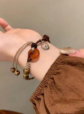 美拉德琥珀色平安扣手链女2026新款新中式编织手绳复古民族风手饰