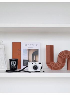 现代样板间书房家居饰品创意树脂工艺品陶瓷玻璃软装摆件ZH3017