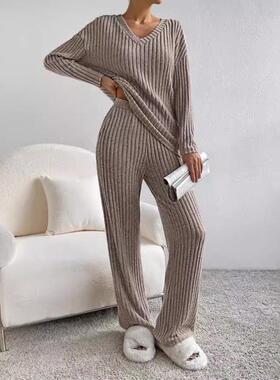 Two women's straight leg pants collar groove knitted