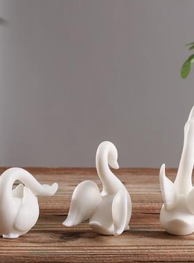 高档精品化陶摆瓷桌件白玉泥白天鹅面茶德盘玄关电视柜软装家居小