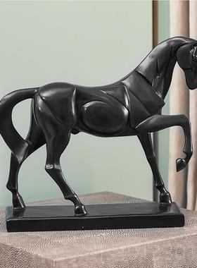 高档居马摆件现简约客厅酒柜玄关家装饰品北欧创意书骏柜代办公室