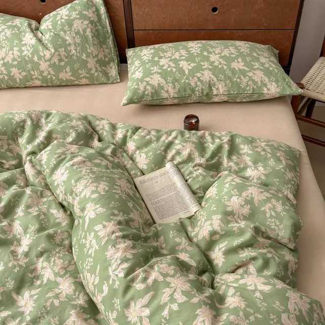 Class A all-cotton double-layer yarn four-piece set 100 pure cotton ins small fresh bed quilt cover bed sheet hat student three-piece set 4