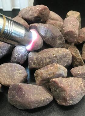 马达加斯加天然柱形红刚玉矿物晶体原石红宝石原石