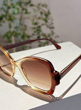 Women's Oversized Y2K Retro Gradient Glasses - Tortoiseshell
