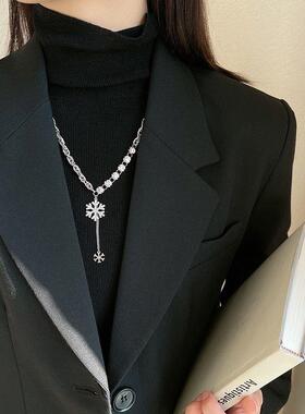 时尚锆石雪花设计项链钛钢不掉色新款秋冬潮高级百搭爆闪项链