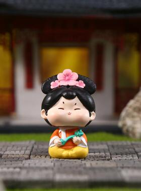 新款糖格格摇头摆件车用车载可爱公仔车摆桌面树脂工艺品摆件