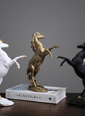 创意家居装饰品现代简约马到成功办公桌摆件客厅电视柜酒柜艺术品