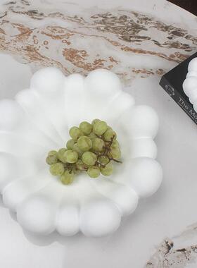 简约花瓣水果盘艺术现代法式家居首饰收纳托盘奶油装饰品摆件