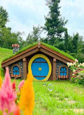 霍比特人小屋雕塑摆件田园农场木屋幼儿园圣诞节装饰网红打卡拍照