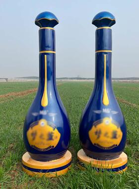 定制户外玻璃纤维彷真香茅大瓶子雕塑梦之蓝酒店舍得厂门口雕塑摆