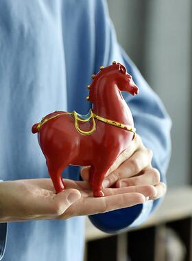 陶瓷唐马摆件瓷器招财工艺礼品摆饰客厅玄关电视柜饰品办公桌红色