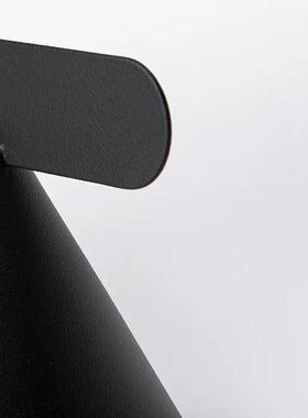 现代简约创意几何圆锥黑色铁艺摆件样板房展厅餐厅厨房配饰