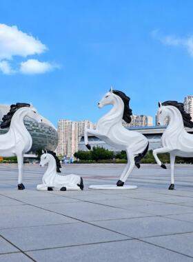 马年新年玻璃钢雕塑2026马到成功小区商场美陈打卡装饰品喜庆摆件