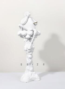 空合现代创意白色看书人物艺术摆件样板房售楼部酒店客厅玄关雕塑