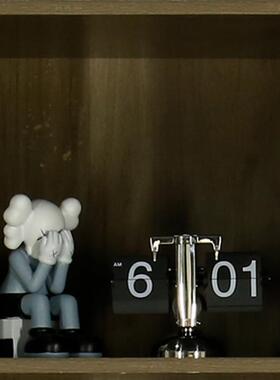 售楼部展厅样板间10岁男孩房衣帽间衣柜衣服摆件软装饰品套装