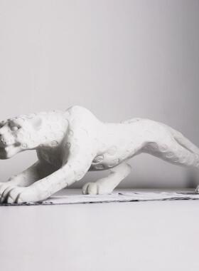 装现动物3代简约轻奢电视柜售摆件大号楼处样品间雕塑工厅艺品客