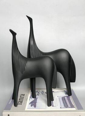 树脂工艺品对马摆件立式抽象动物马阁楼卧室办公室家居装饰品摆件