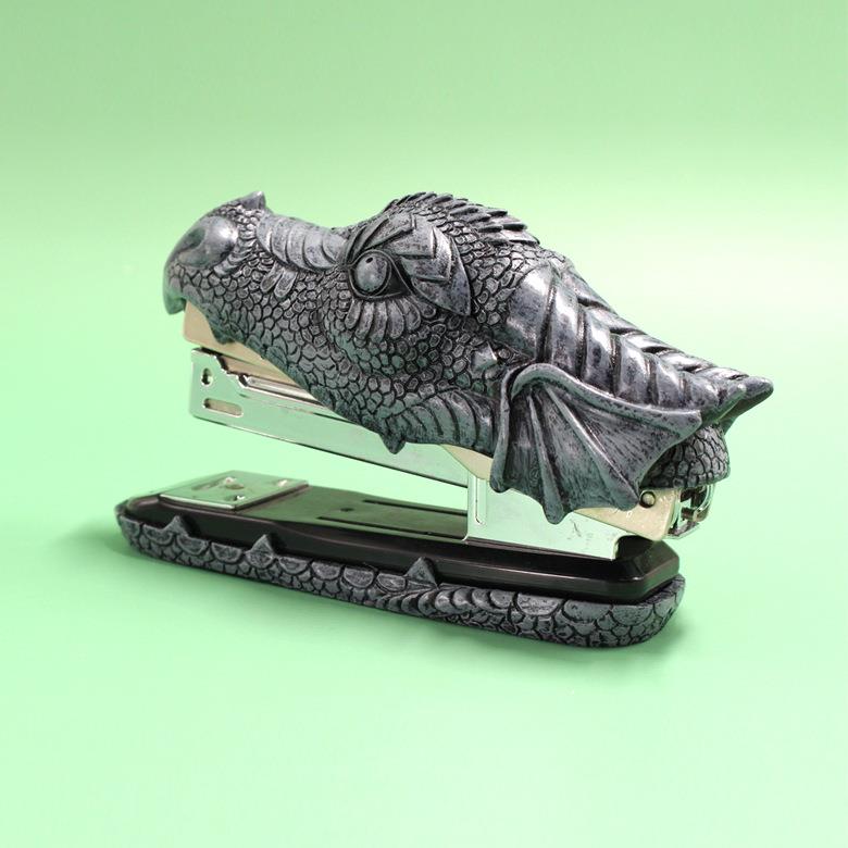Amazon spot resin products creative office stationery home crafts desktop resin ornaments faucet stapler