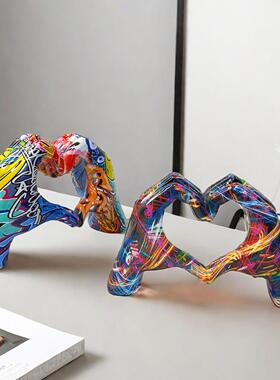 网红涂鸦爱心手势摆件家居客厅办公室桌面展厅树脂工艺品装饰用品